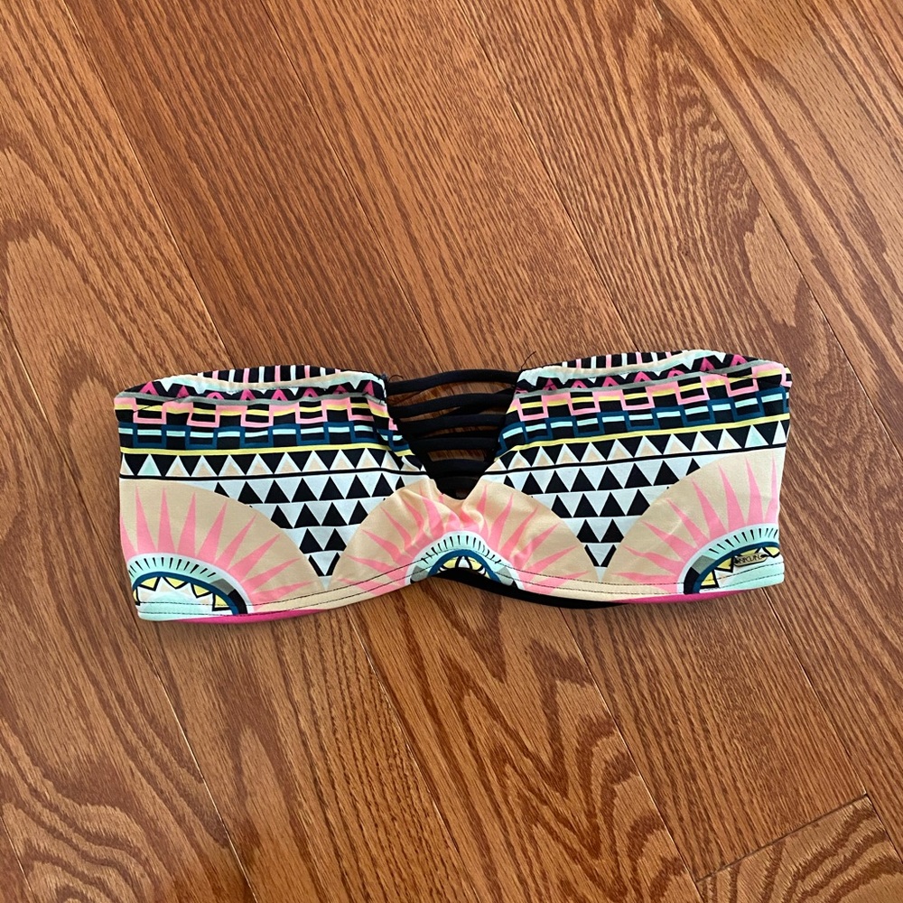 Zumiez swim top